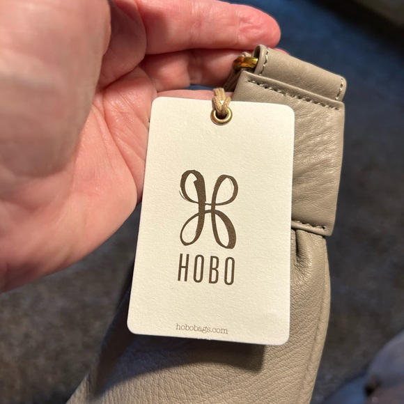 HOBO Bodhi Cream Crossbody Bag. NEW WITH TAGS. NEVER USED. - Picture 5 of 8